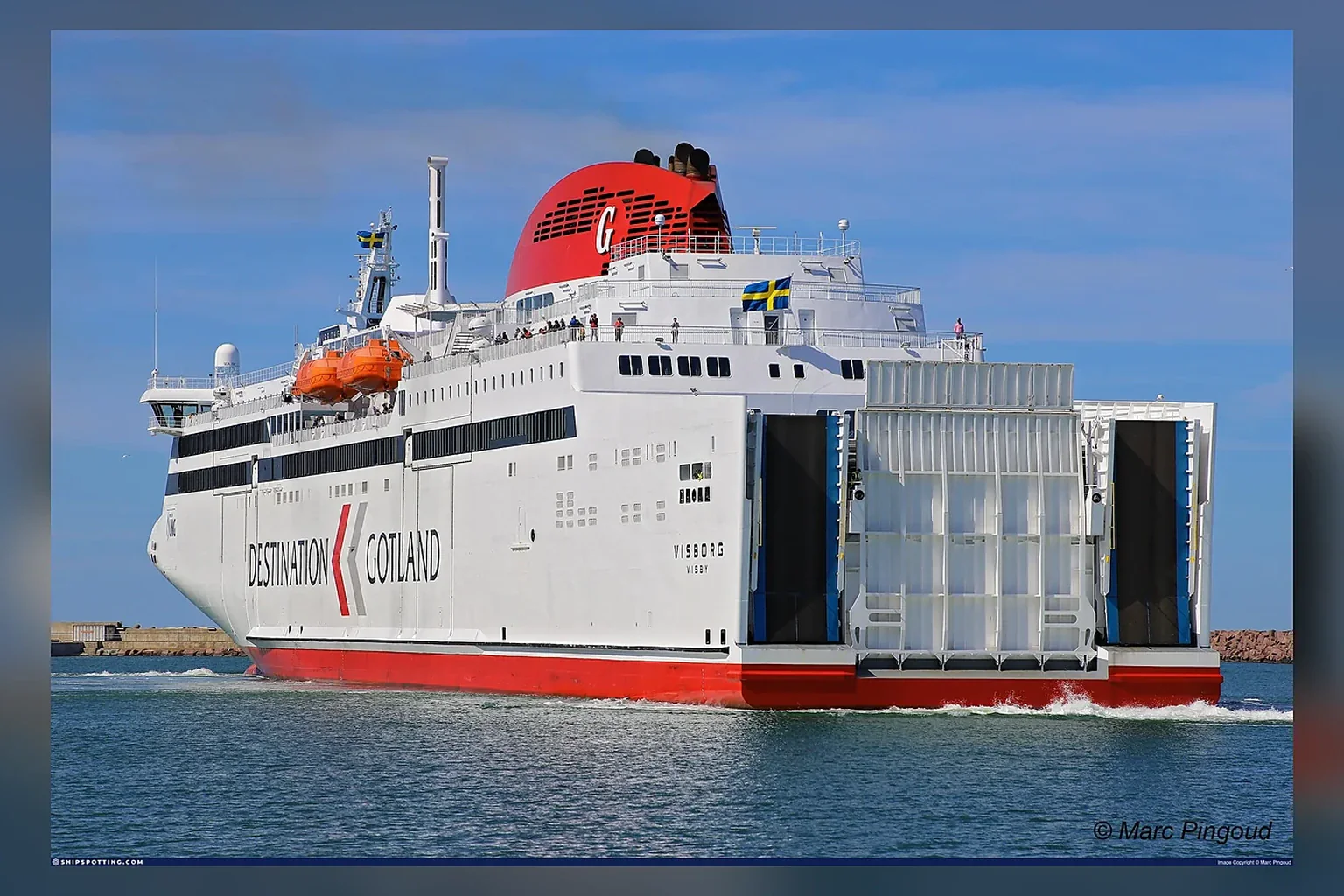 تبحر العبارة Destination Gotland بين البر الرئيسي السويد وجوتلاند