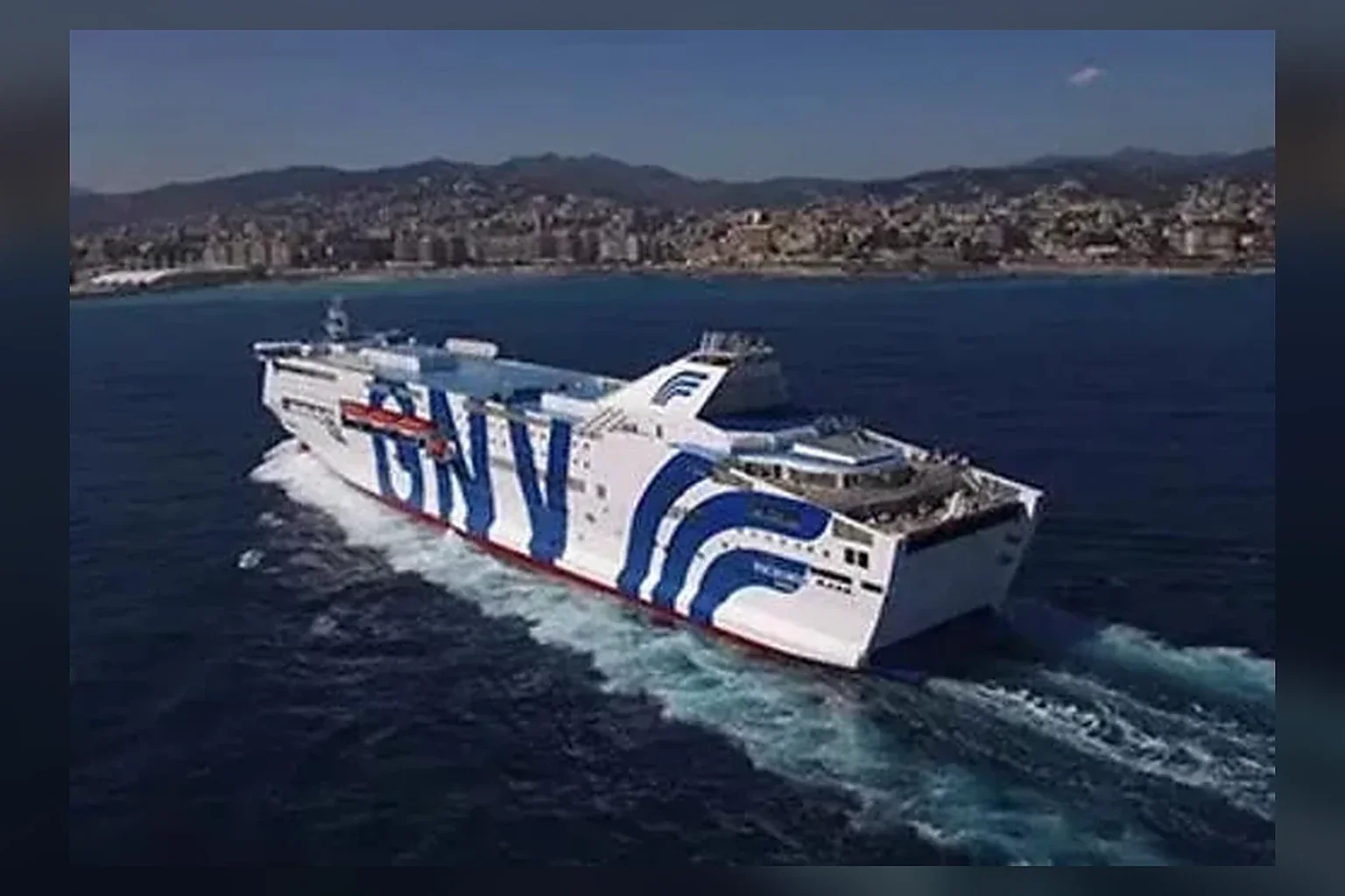 عبارة ركاب Grandi Navi Veloci تبحر في البحر الأبيض المتوسط
