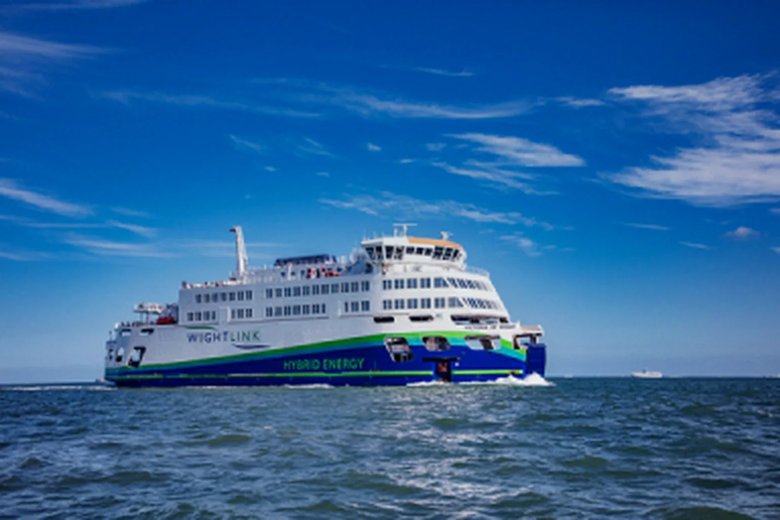 العبارة Wightlink Victoria of Wight تعبر نهر سولنت