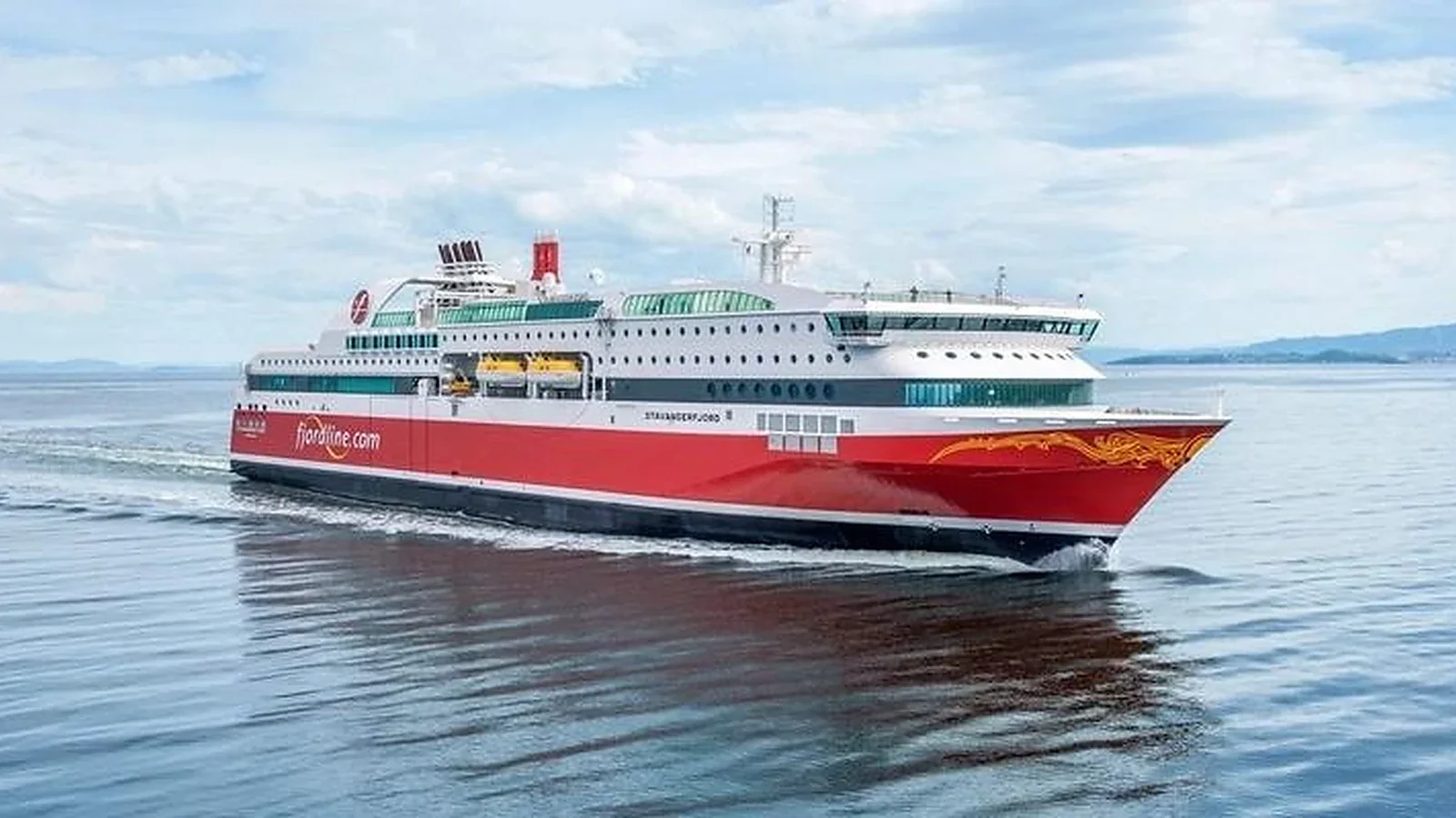 عبارة Fjord Line تشغّل الخط من هيرتشيلس إلى ستافنجر