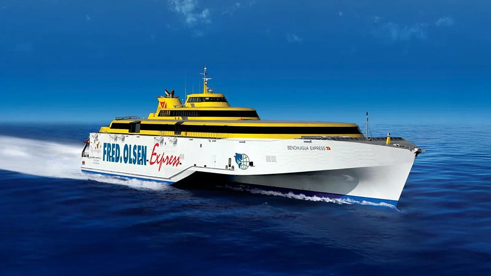 عبارة Fred. Olsen Express تشغّل الخط من كوراليخو إلى بلايا بلانكا