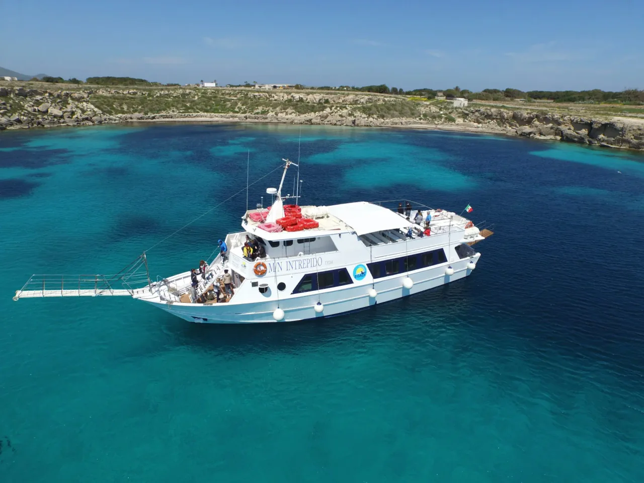 زورق الركاب Torre Lines M/N Intrepido