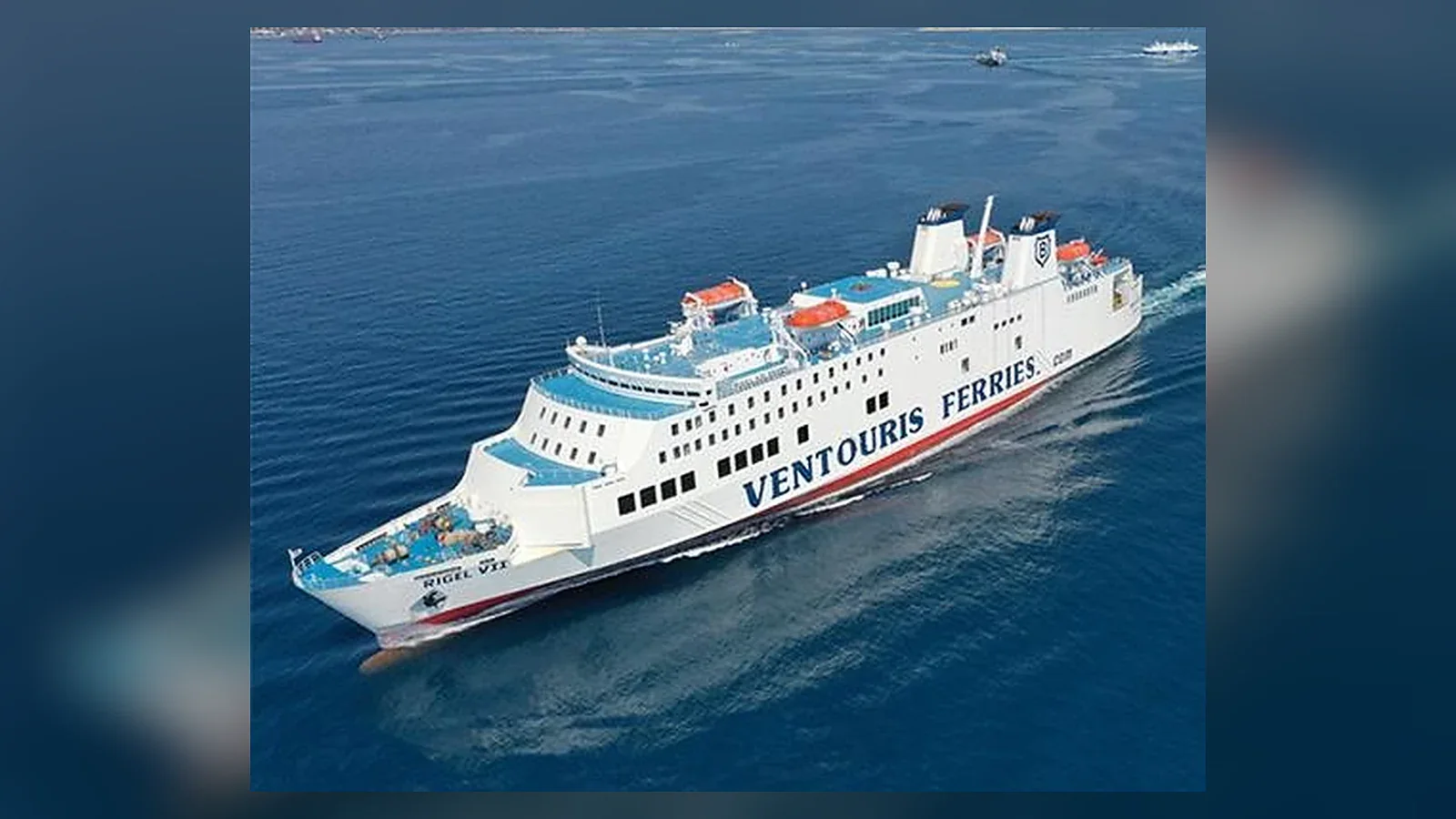 عبّارة الركاب والمركبات Ventouris Ferries التي تخدم اليونان وإيطاليا