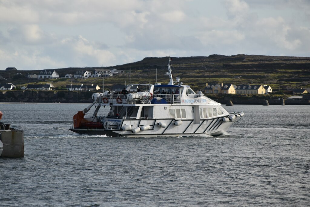 تم تصوير دولين Express من Doolin Ferry في عام 2019