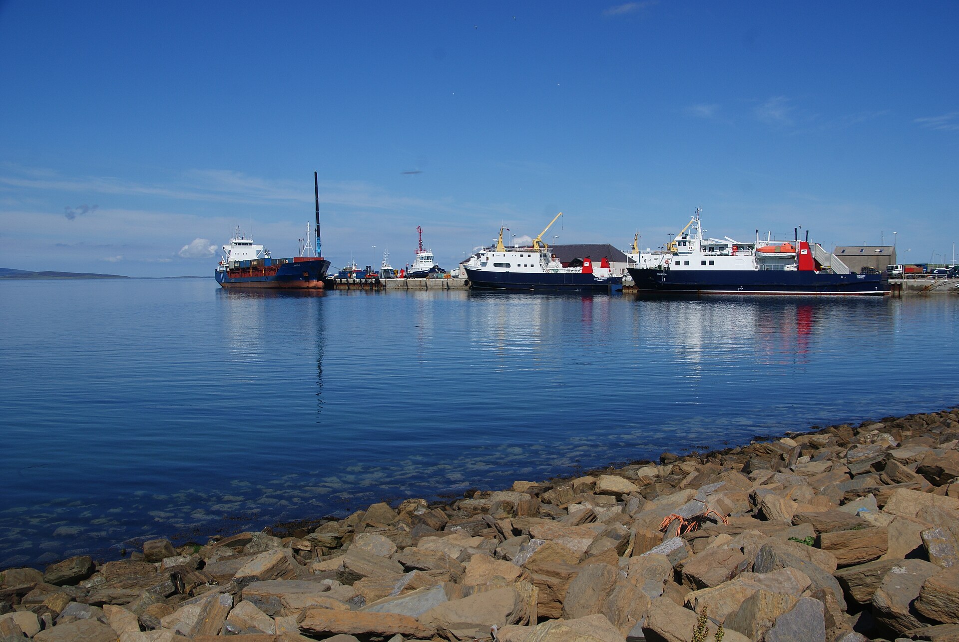 سفن Orkney Ferries في ميناء كيركوال